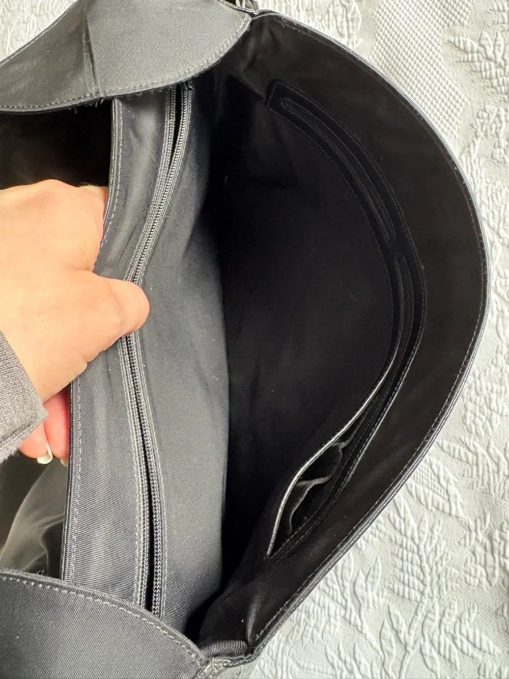 Tag Heuer Crossbody messenger bag pebbled leather luxury black Men’s